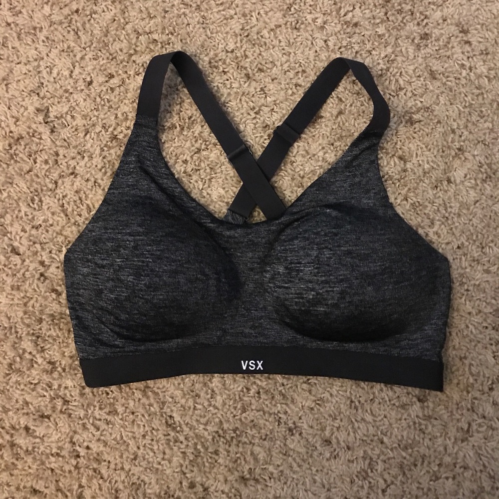 Vitoria secret sports bra