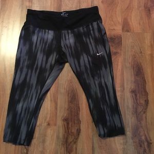 Nike crop leggings