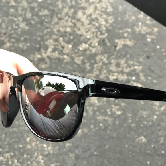 Oakley Prizm polarized lenses - Picture 2 of 4