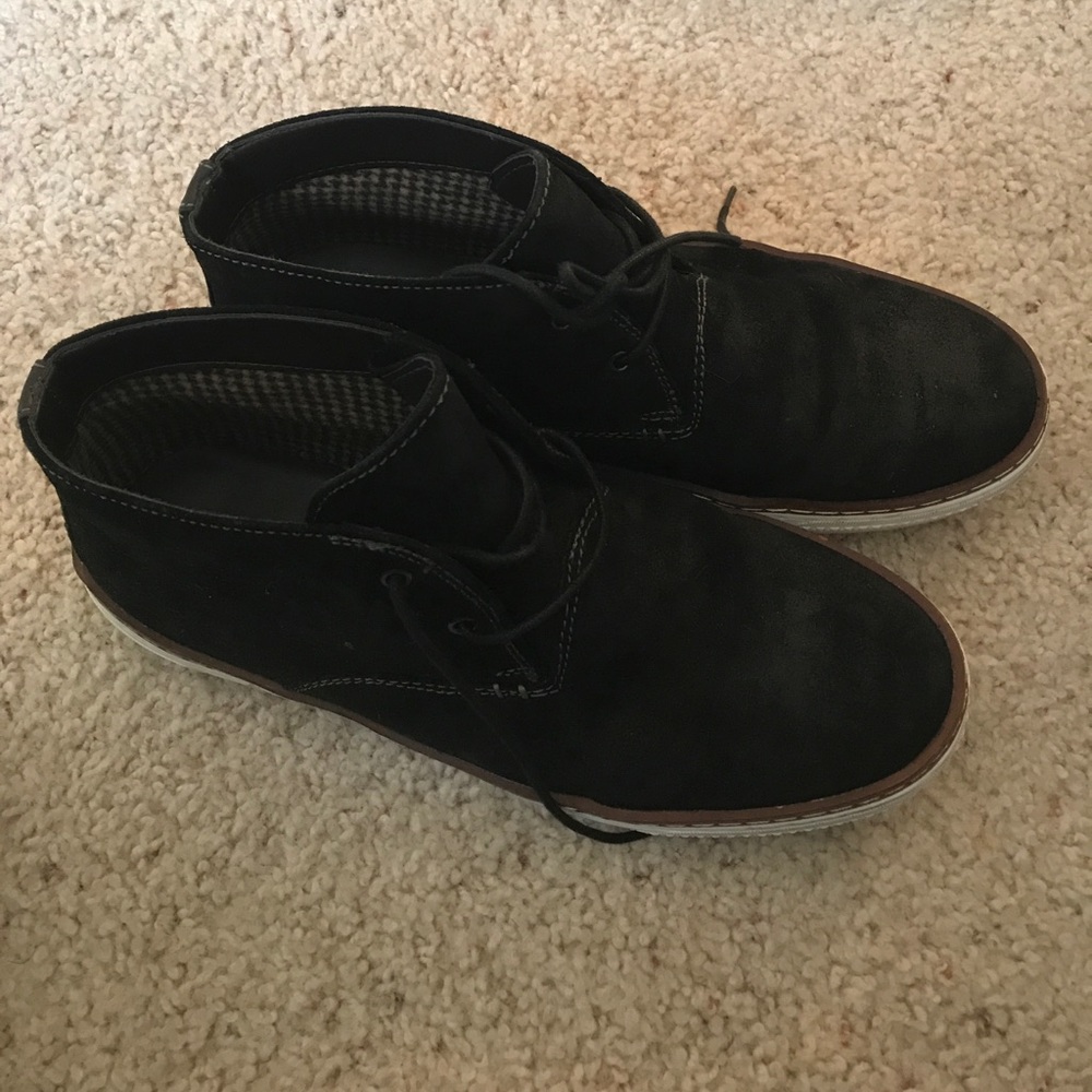 Steve Madden Suede Chukka boots