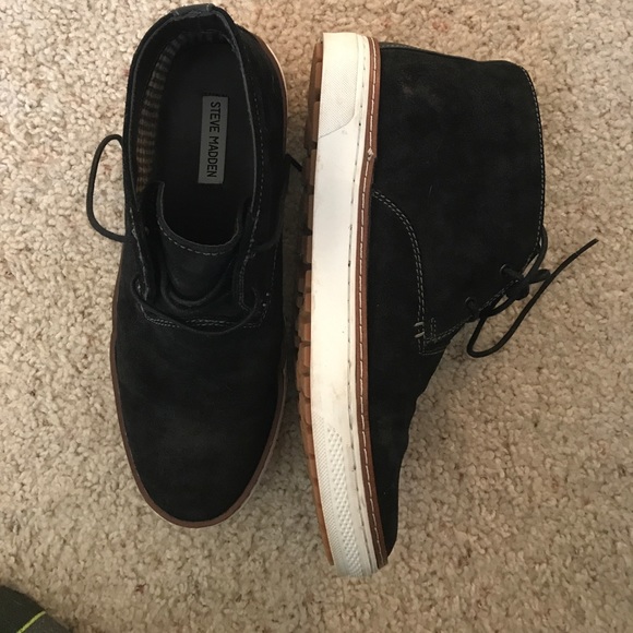 Steve Madden Suede Chukka boots