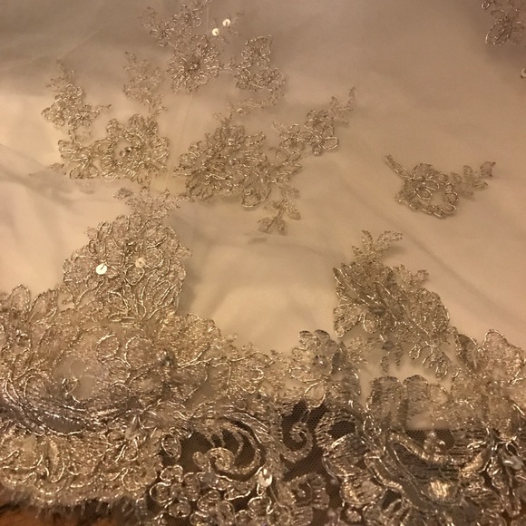 Wedding Dress - Picture 4 of 8