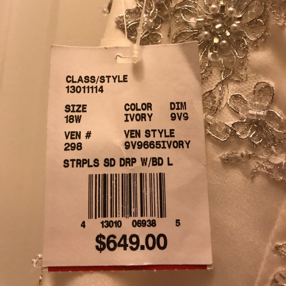 Wedding Dress - Picture 8 of 8