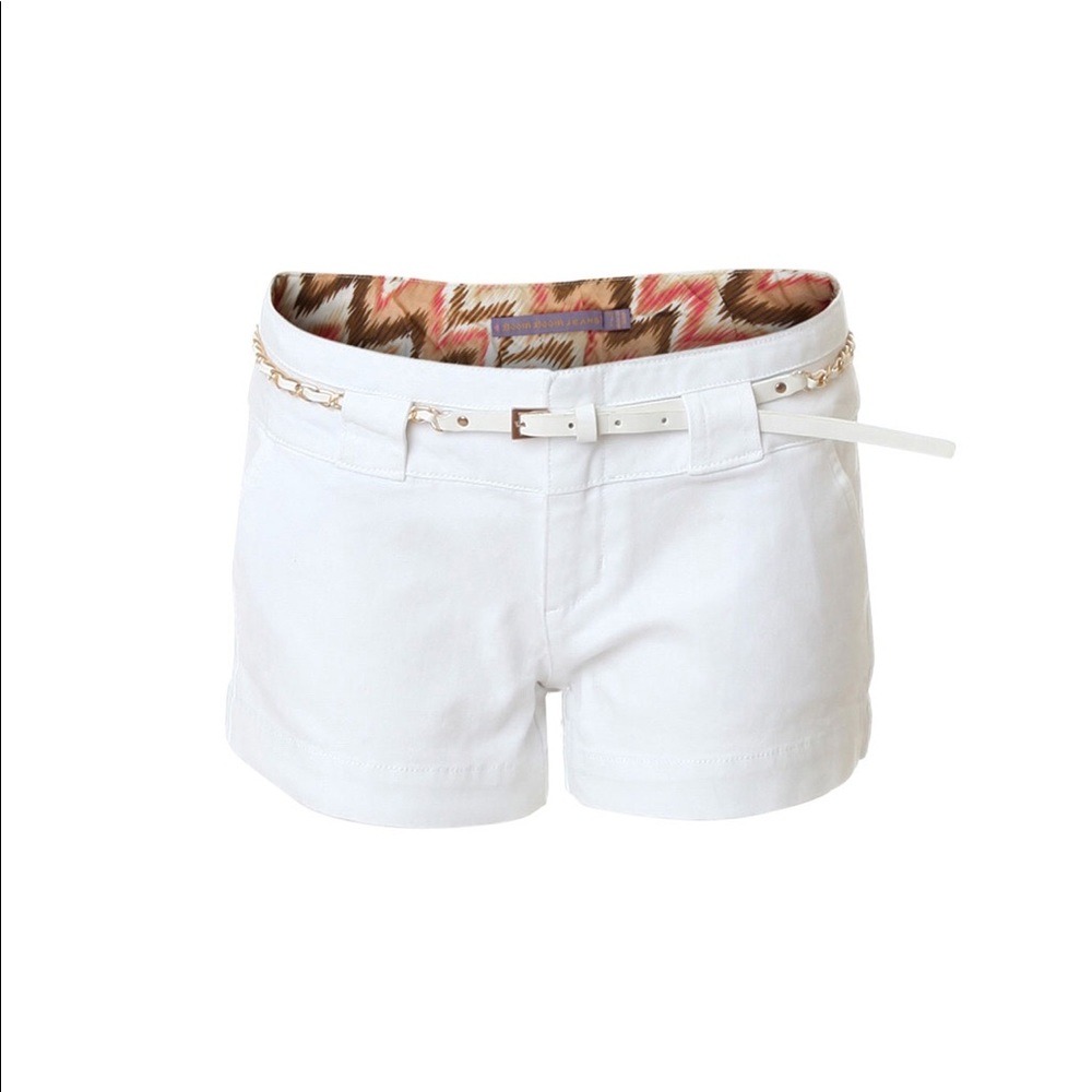 White shorts with belt