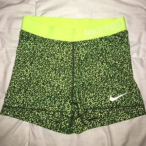 Nike pro women spandex size Medium