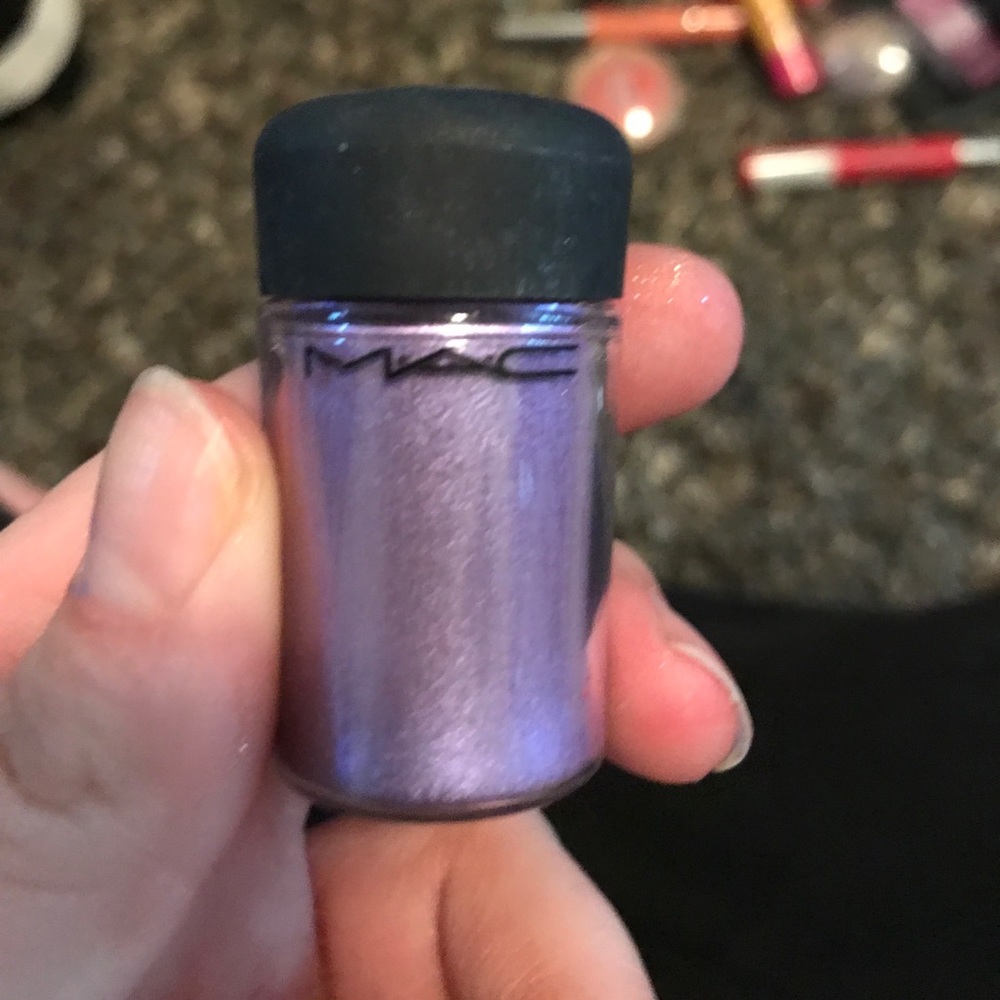 MAC Cosmetics Violet pigment