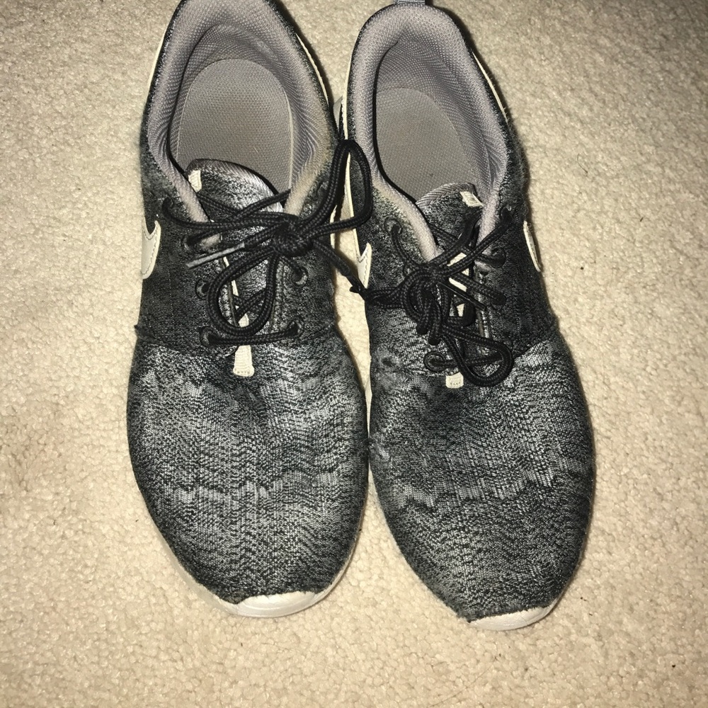 Gray Nike Roshes