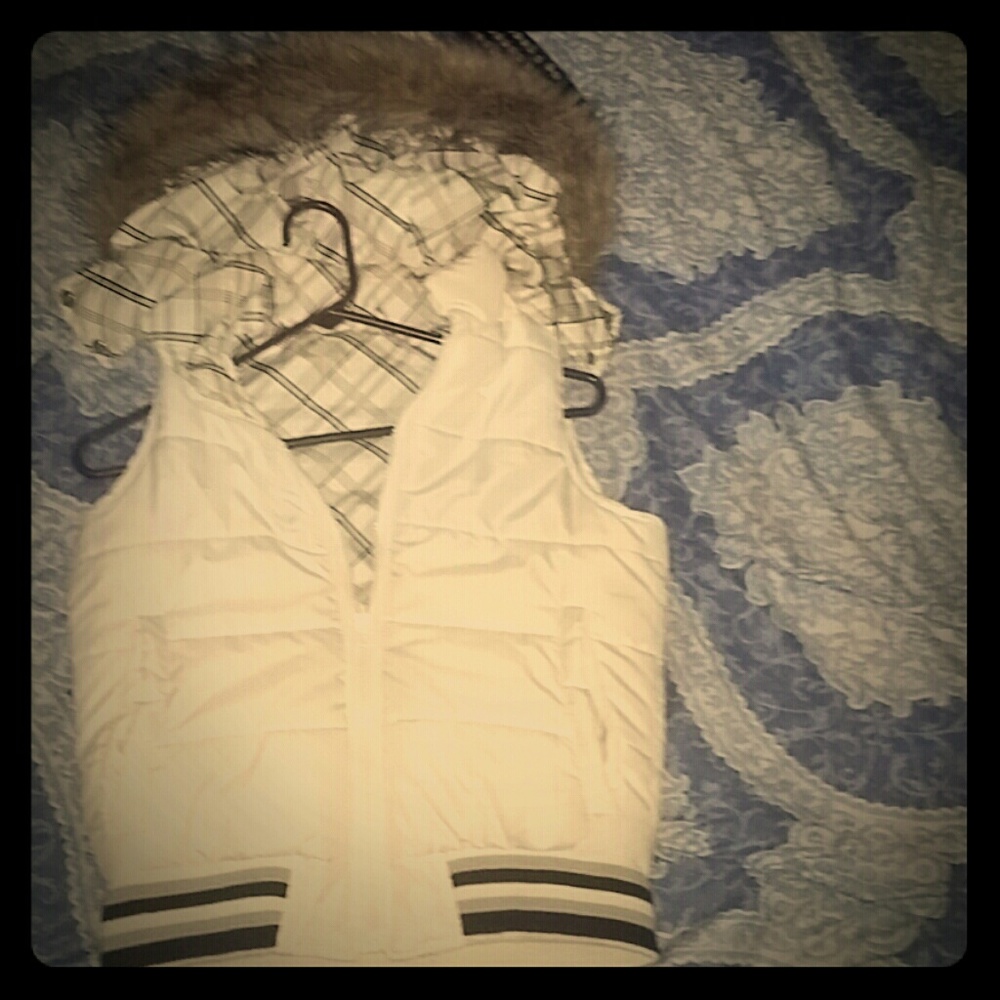 Reversible vest