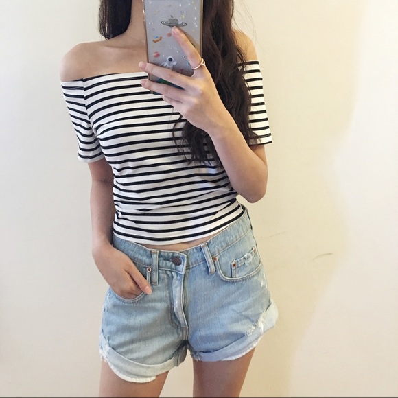 MOVING SALE Strip off shoulder top - Picture 2 of 3