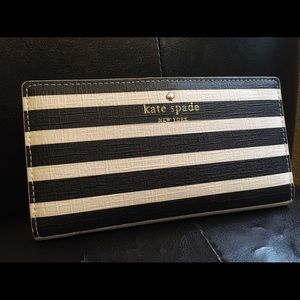 Kate Spade Black&White Stacy