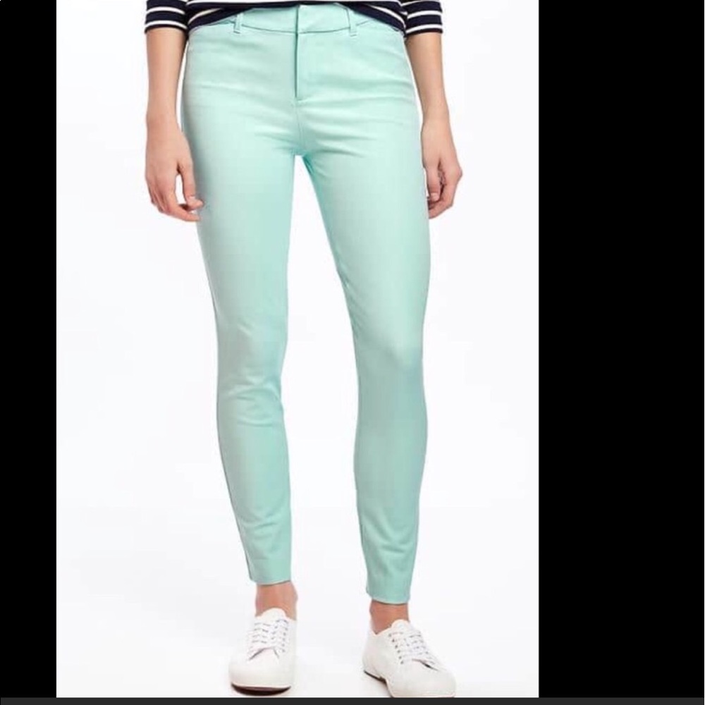 Old Navy Pixie Ankle Pants (Mint in Color)