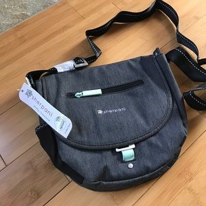 Cross body sporty bag