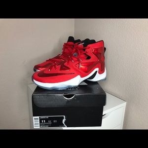 Nike Lebron 13