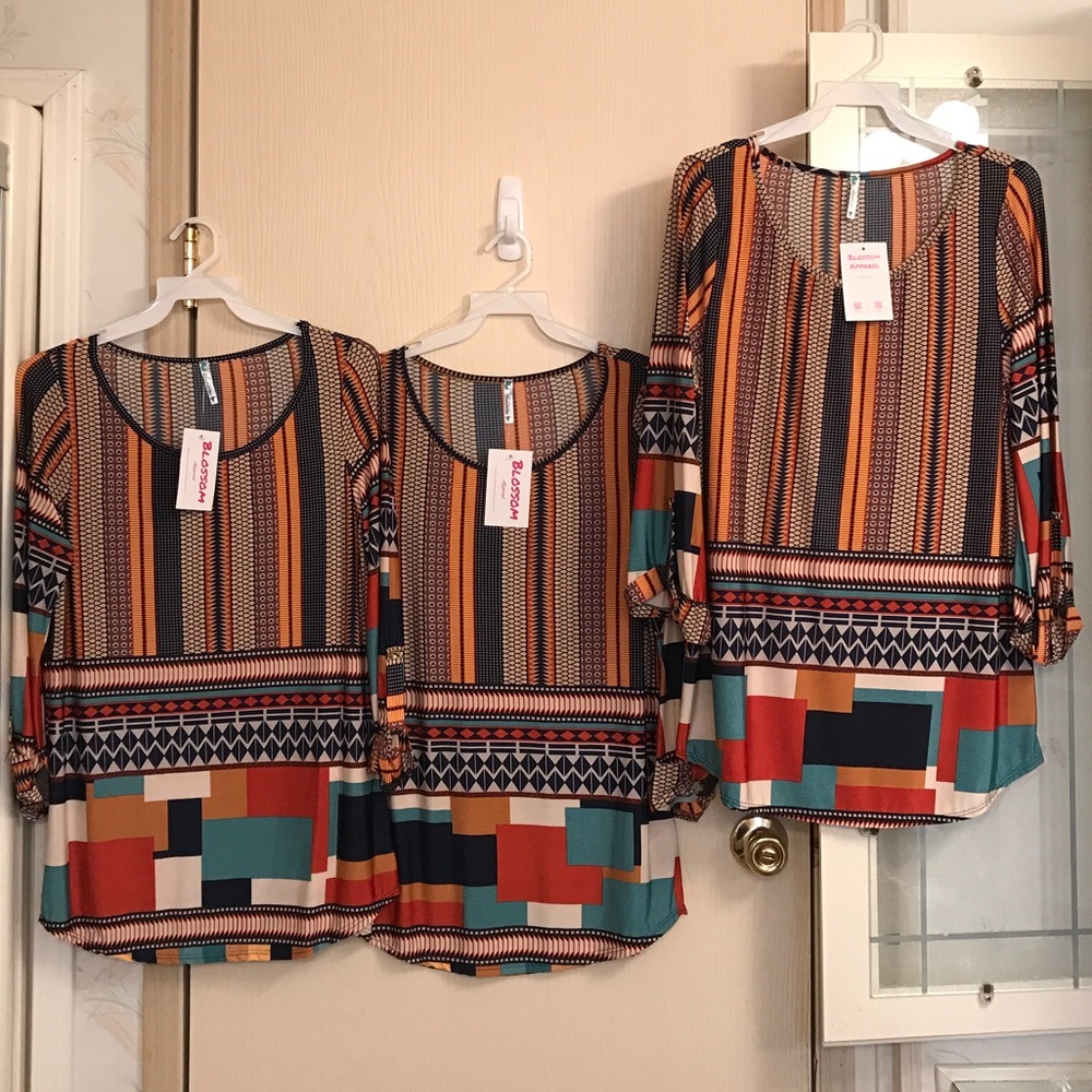 🆕 (Small) Tribal Print Pattern Top - Picture 2 of 5