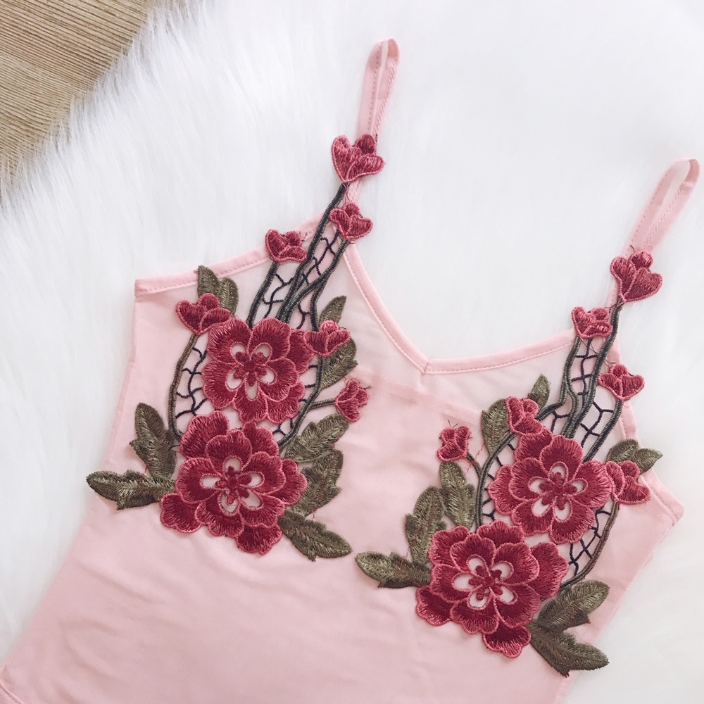 ❌FIRM PRICE❌Floral Sheer Bodysuit - Picture 4 of 6