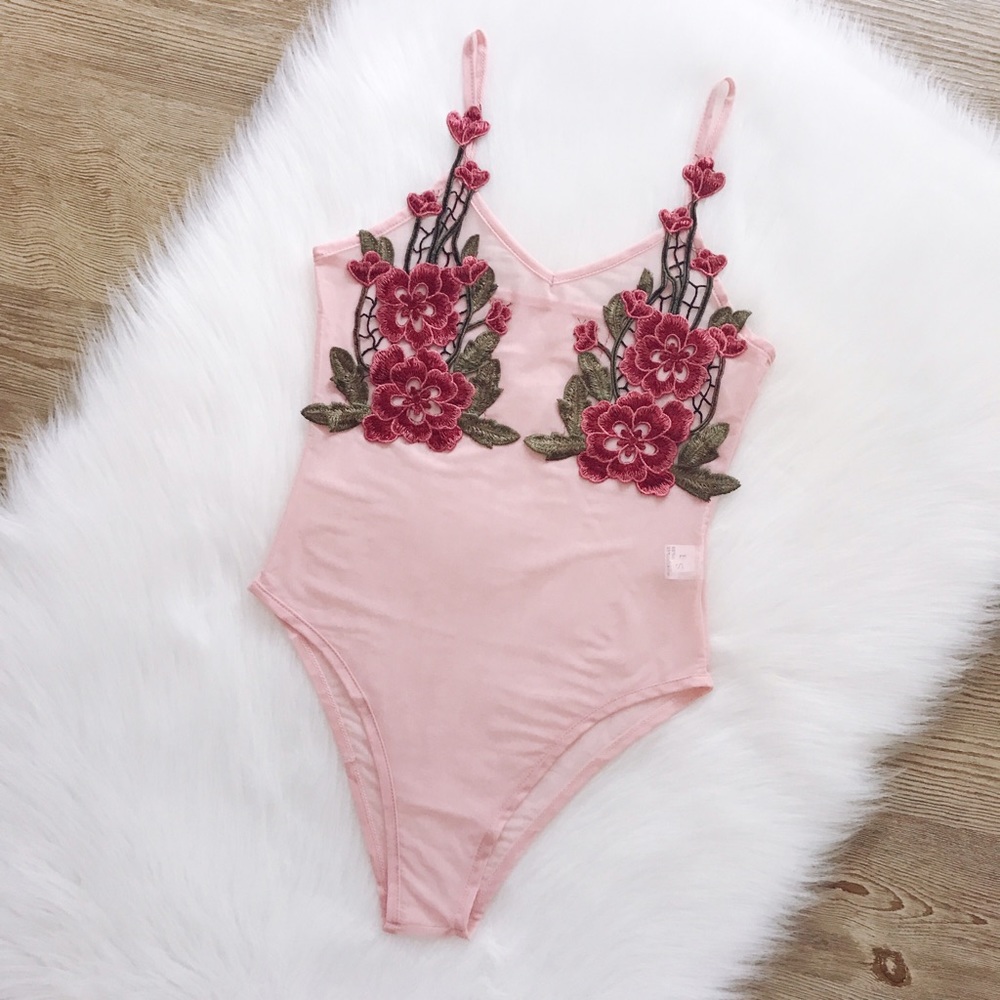 ❌FIRM PRICE❌Floral Sheer Bodysuit - Picture 3 of 6