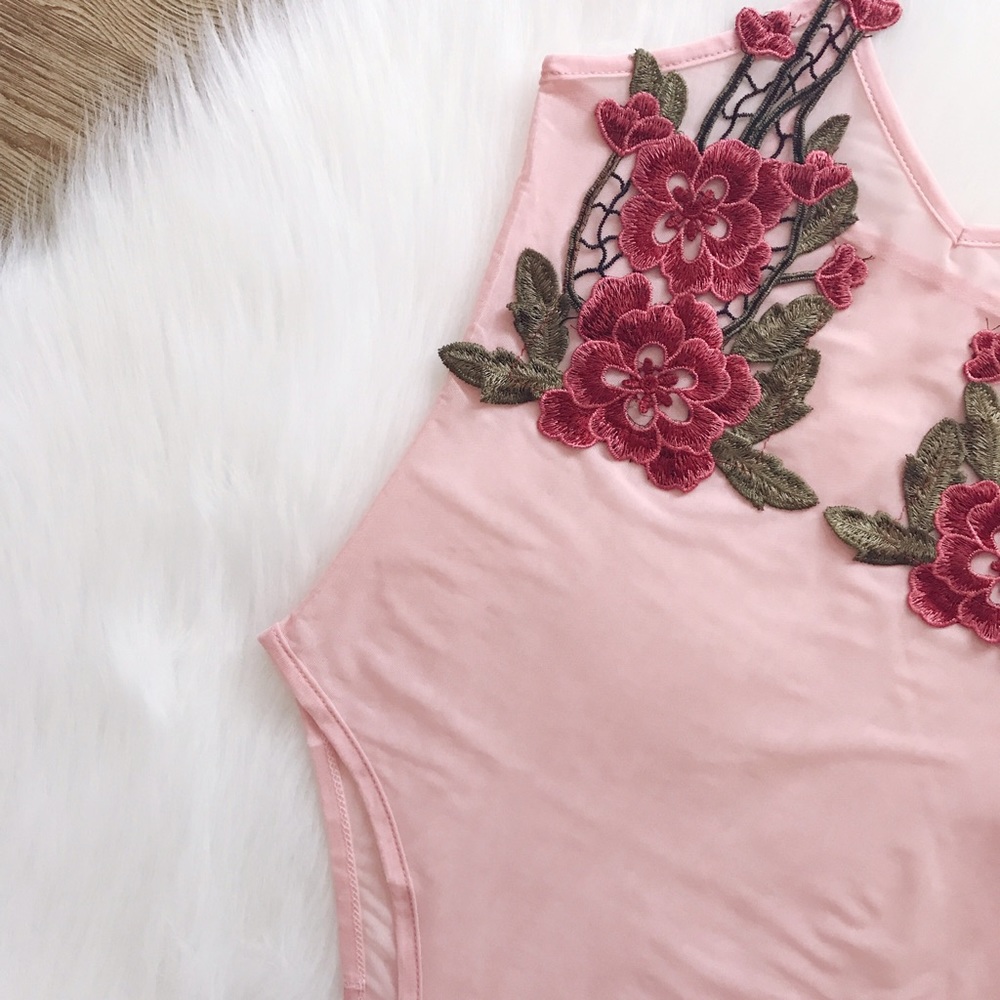 ❌FIRM PRICE❌Floral Sheer Bodysuit - Picture 5 of 6