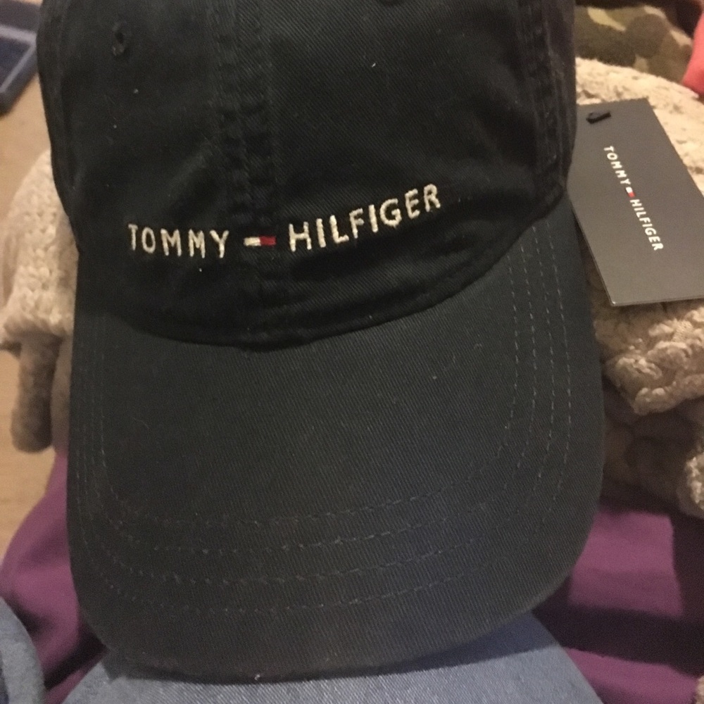 Tommy Hilfiger hat