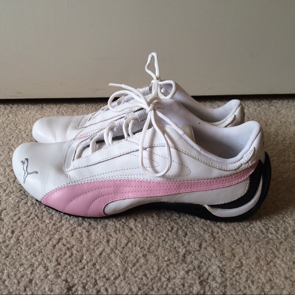 Preowned women's size 7 puma drift cat II