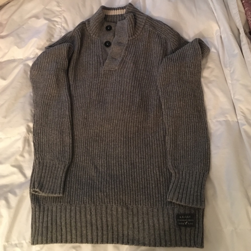 Gray knit American Eagle 3 button sweater