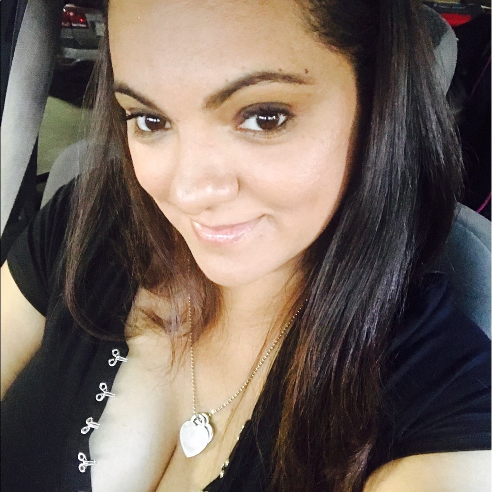 Meet your Posher, Perla
