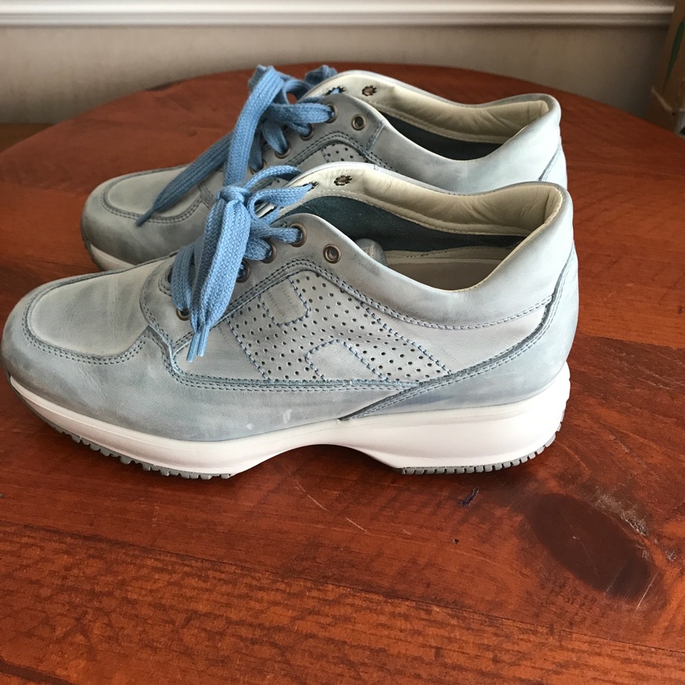 Shoes - Picture 2 of 4