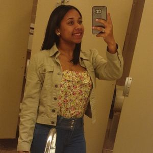 Meet your Posher, Kendra