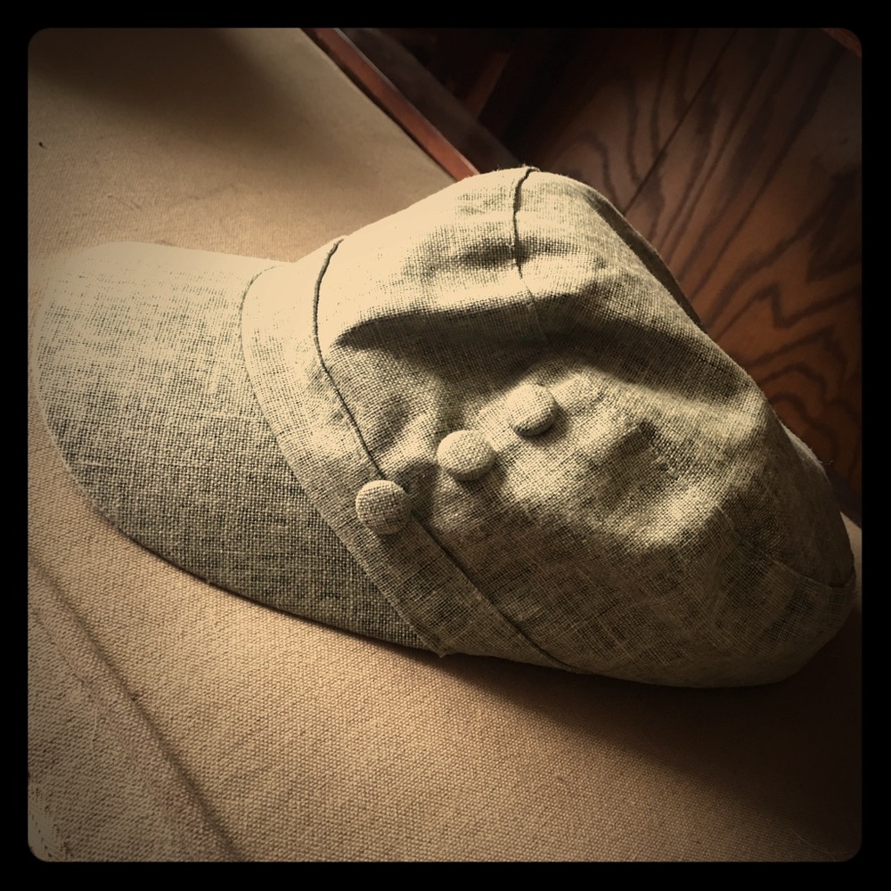 Hat with stretchy back for comfortable fit