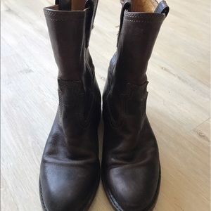 Frye Midcalf Cowboy boots