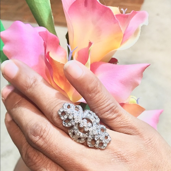 COVET Bold Stone Cocktail Ring - Picture 2 of 4