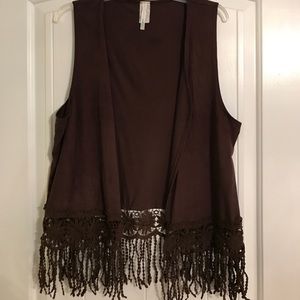 Brown vest w/fringe