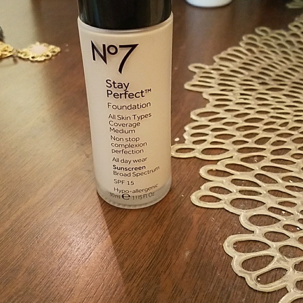 Stay perfect foundation cool vanilla