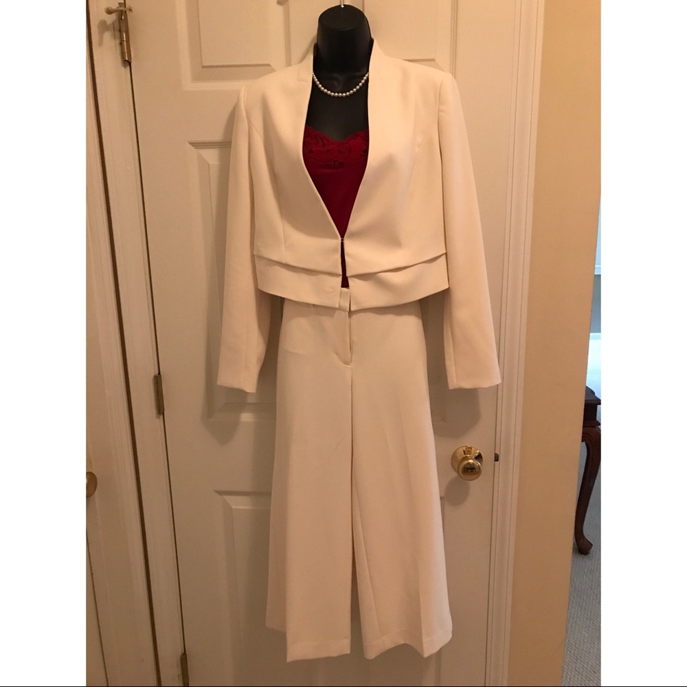 Women suit