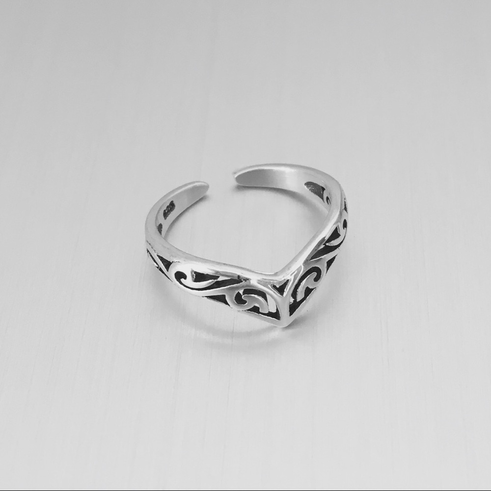 Sterling Silver Chevron Toe Ring - image 4