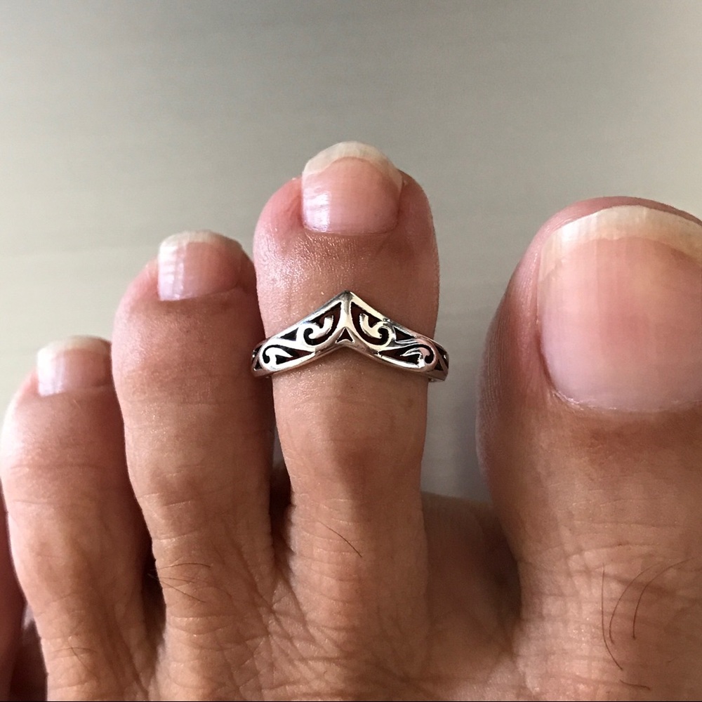 Sterling Silver Chevron Toe Ring - image 1