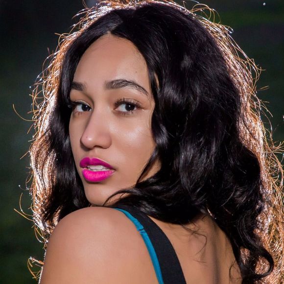 Meet your Posher, Lunalicious Wigs ππ - Picture 3 of 4