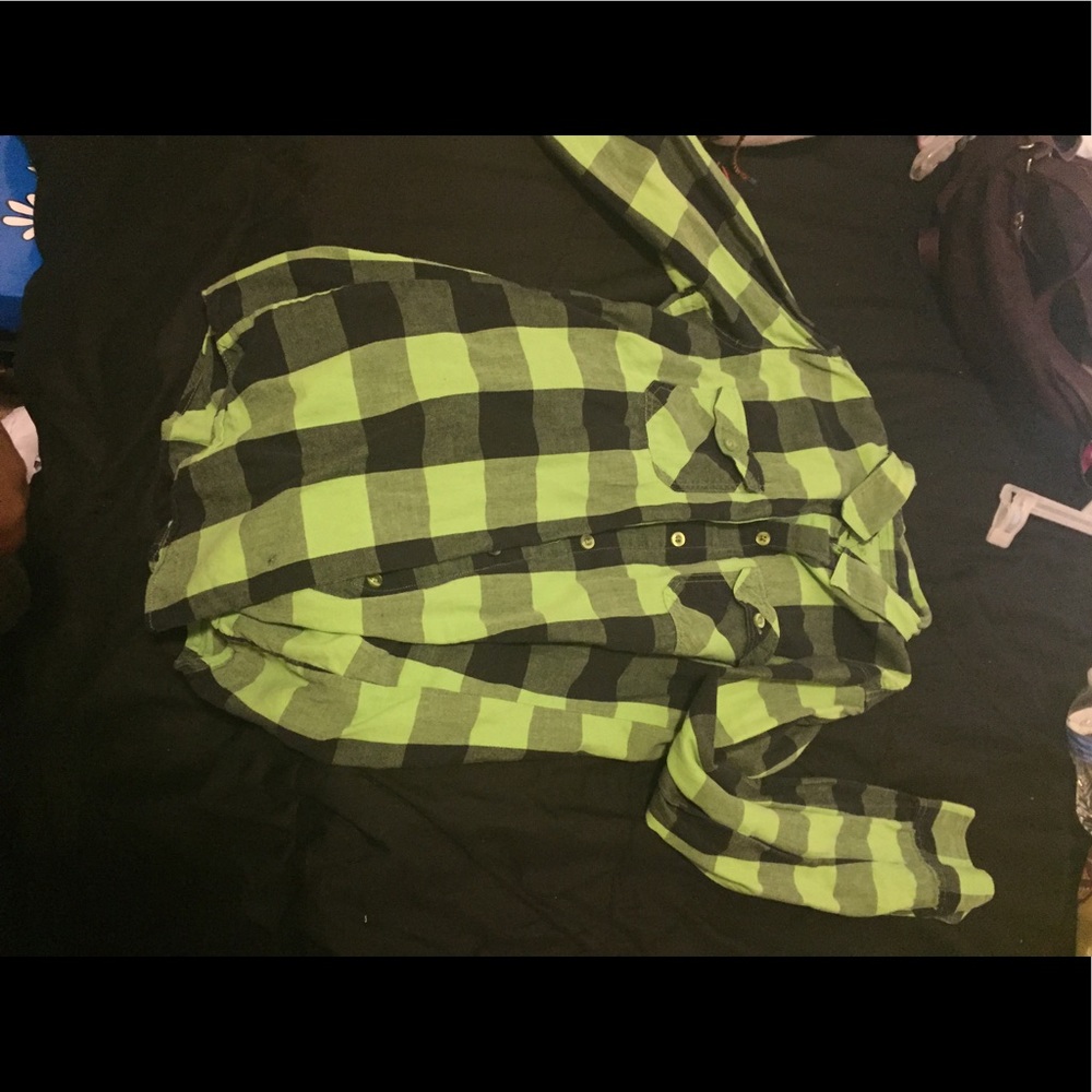 Green and black long sleeve plaid shirt