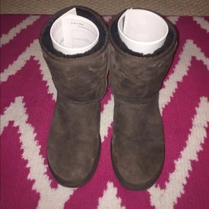 UGG boots: classic short
