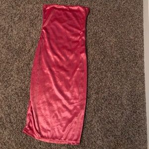 Pink velvet-like body-con midi dress