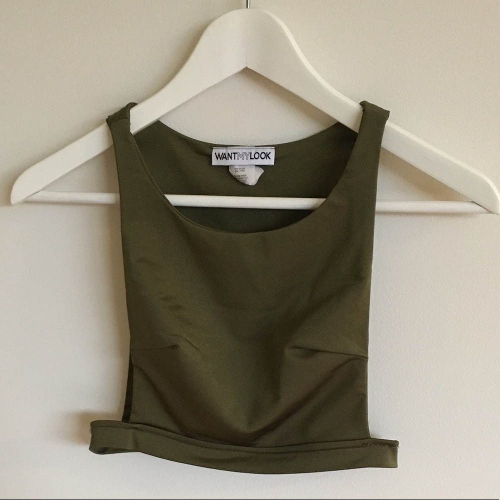 Green side boob cut out crop top