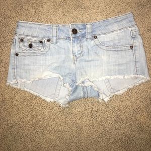 Low rise denim shorts