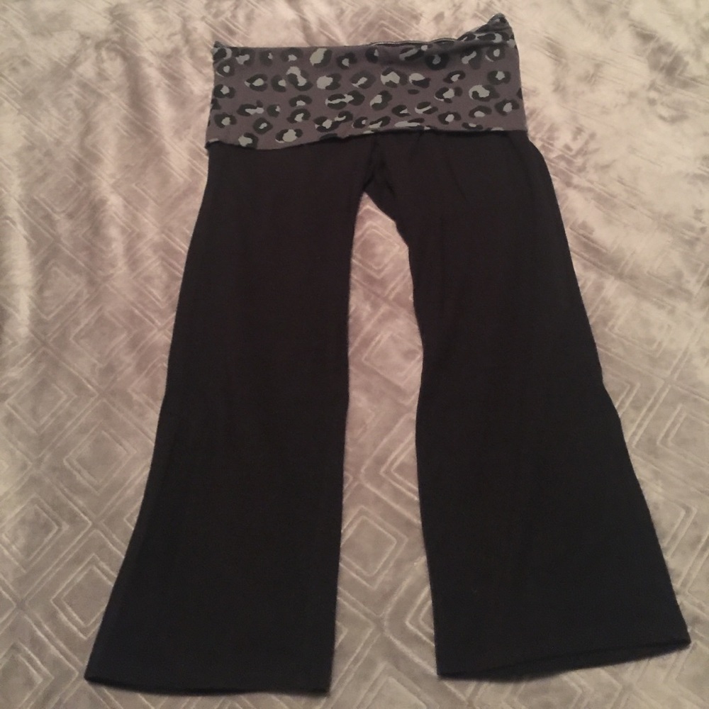 Pink leggings ! Size small - Picture 2 of 4