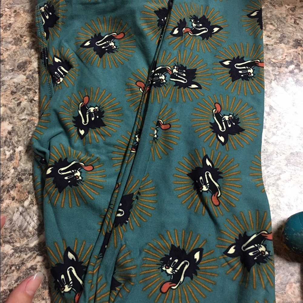 Never worn OS leggings