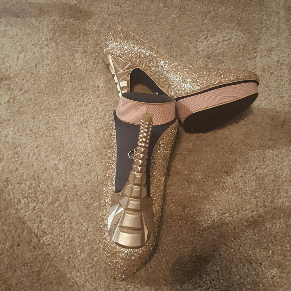 Glittered platform heel