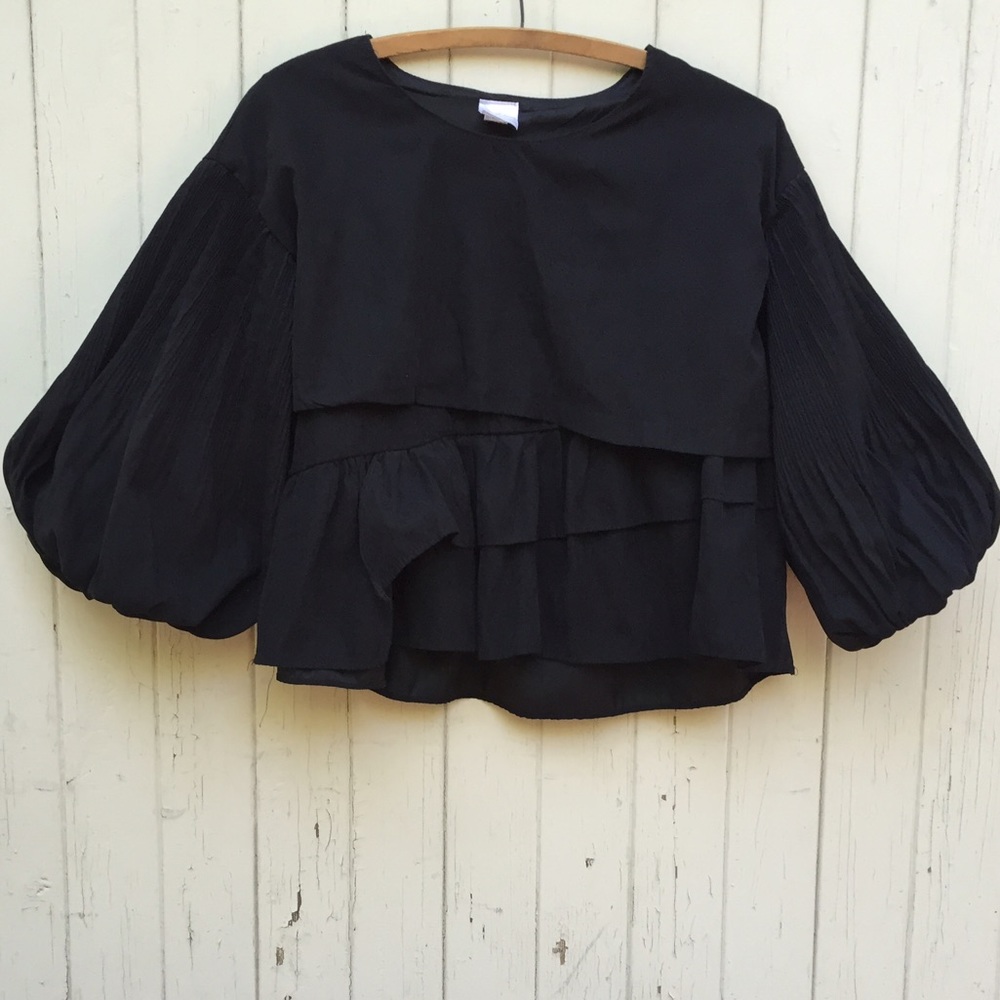 Black micro pleat crop blouse w/ bell sleeves, OS