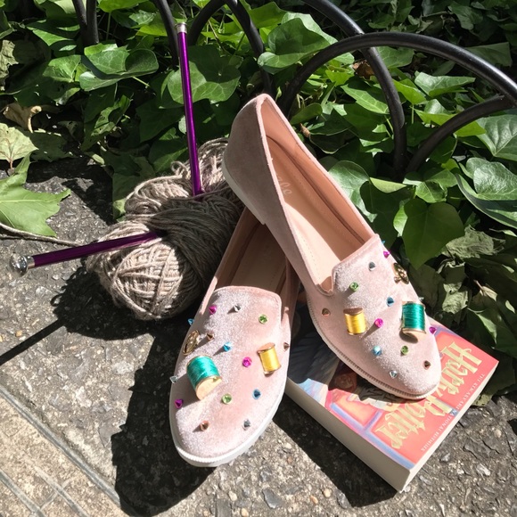 whimsical embellished pink loafers • nib - Picture 3 of 7