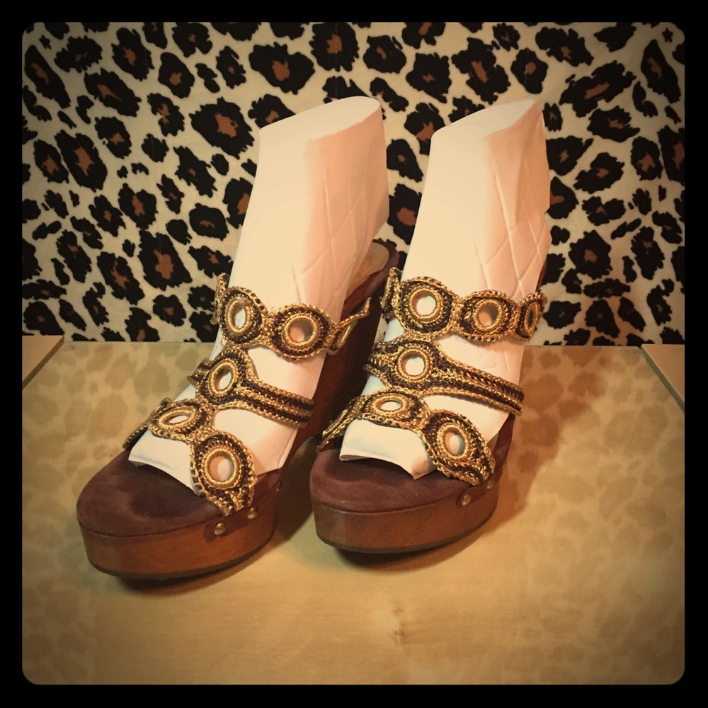 Isabella Fiore wooden wedges size 7
