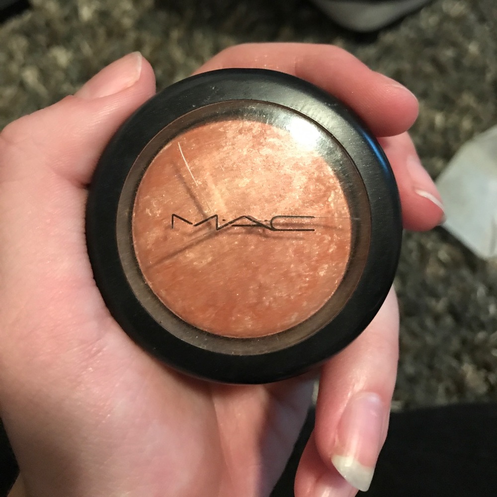MAC Improvise mineralize blush