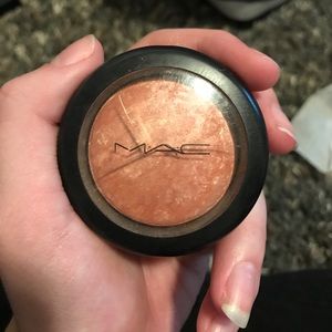 MAC Improvise mineralize blush