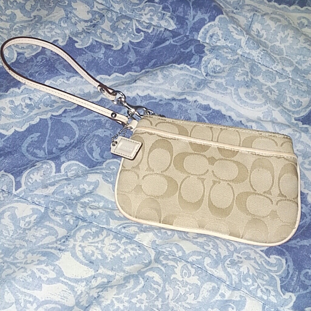 Wristlet